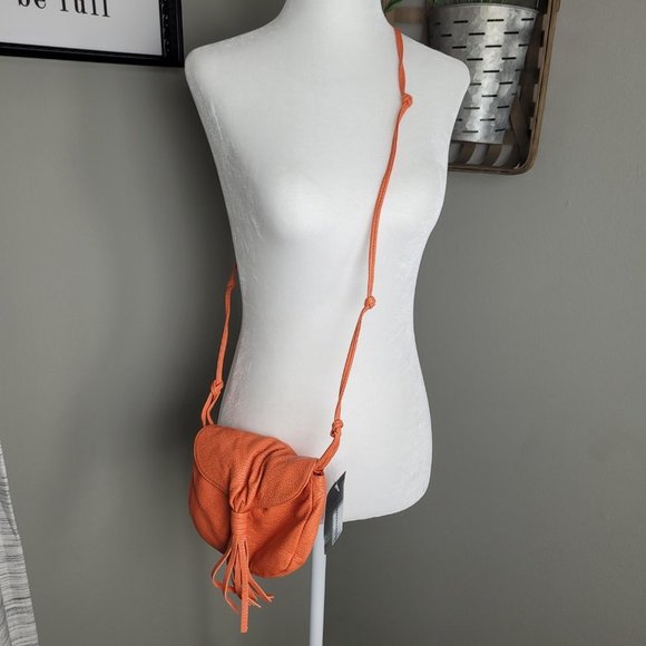 NWT Urban Outfitters Ecote Tangerine Faux Leather Fringe Crossbody Bag - Picture 2 of 10